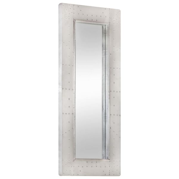 Se afișează imaginea 1 din 12