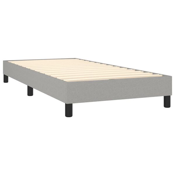 Se afișează imaginea 4 din 12