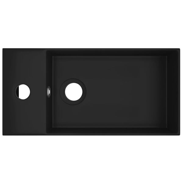 Se afișează imaginea 3 din 7