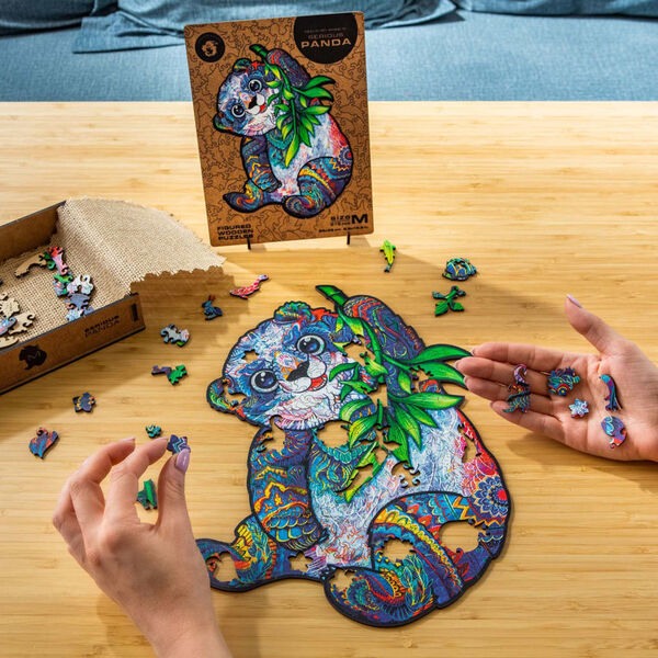 UNIDRAGON Puzzle Serious Panda, cu 215 piese, mediu, 25x33 cm, lemn