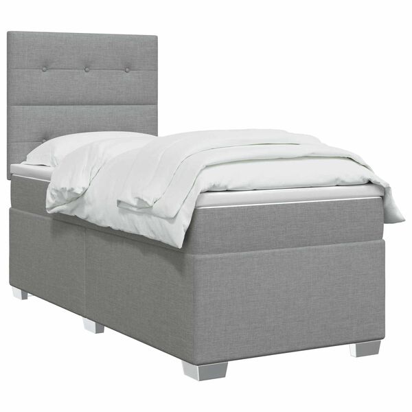 Se afișează imaginea 3 din 12