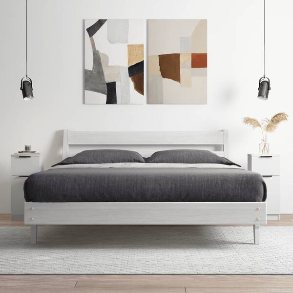 Se afișează imaginea 3 din 12