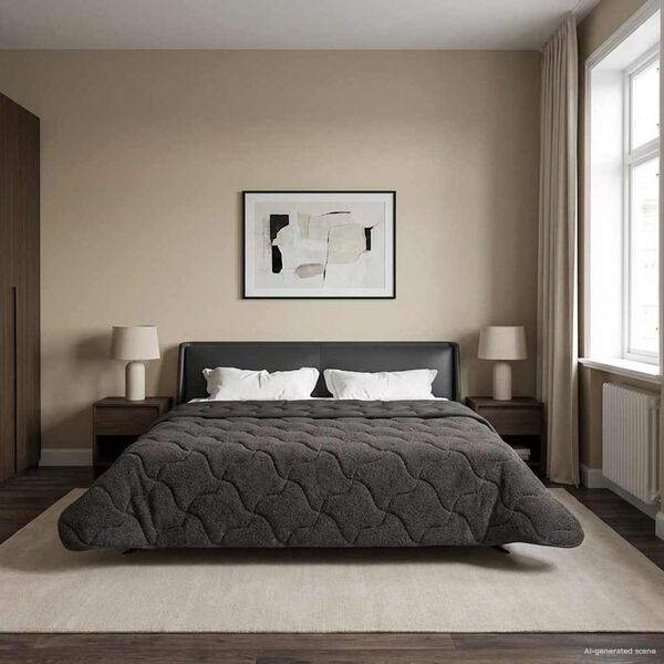 Se afișează imaginea 4 din 10