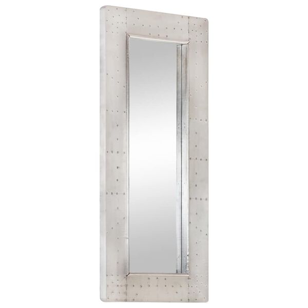 Se afișează imaginea 4 din 12