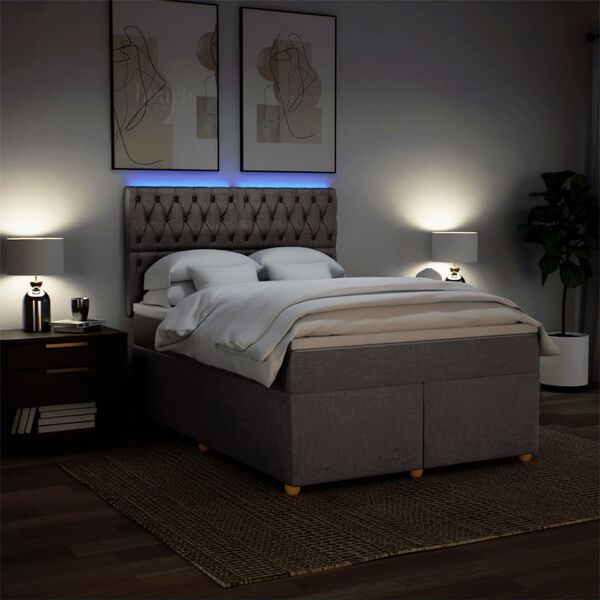 Se afișează imaginea 4 din 19