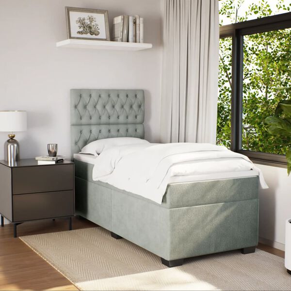 Se afișează imaginea 3 din 14