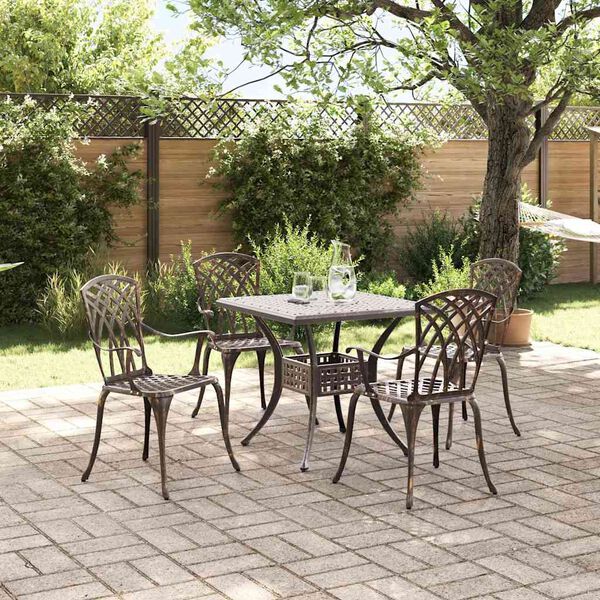 Se afișează imaginea 4 din 13