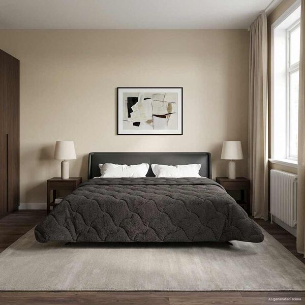 Se afișează imaginea 4 din 10