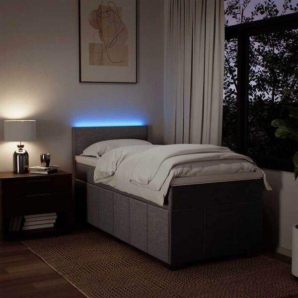 Se afișează imaginea 4 din 18