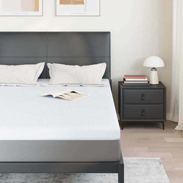 Se afișează imaginea 3 din 13