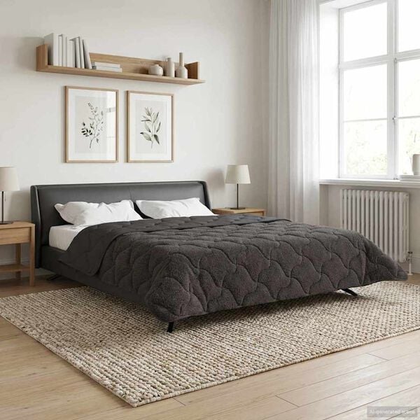 Se afișează imaginea 2 din 10