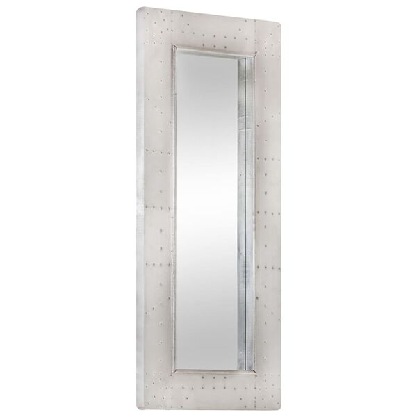 Se afișează imaginea 1 din 12