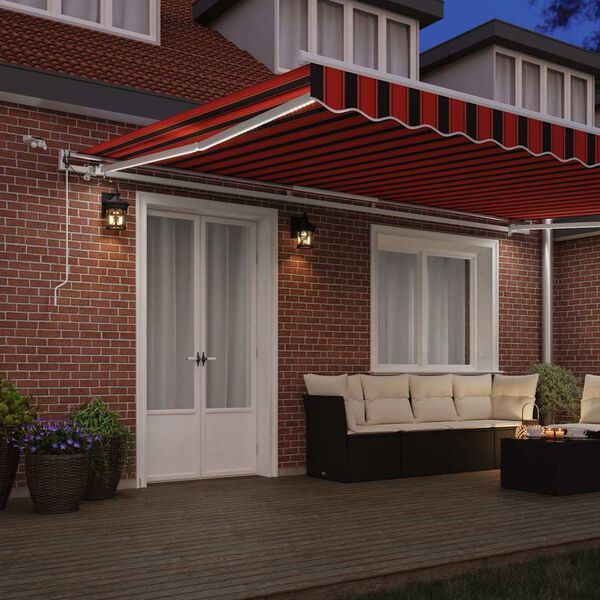 Se afișează imaginea 3 din 17