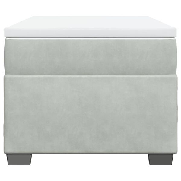 Se afișează imaginea 4 din 12