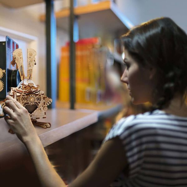 Robotime Kit model pentru cutie muzicală DIY &bdquo;Steampunk Bunny&rdquo;