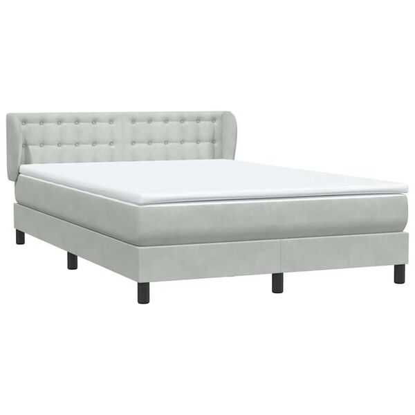 Se afișează imaginea 4 din 12