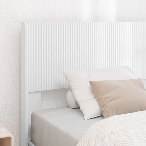 Se afișează imaginea 3 din 9