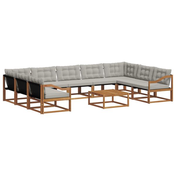 Se afișează imaginea 1 din 15