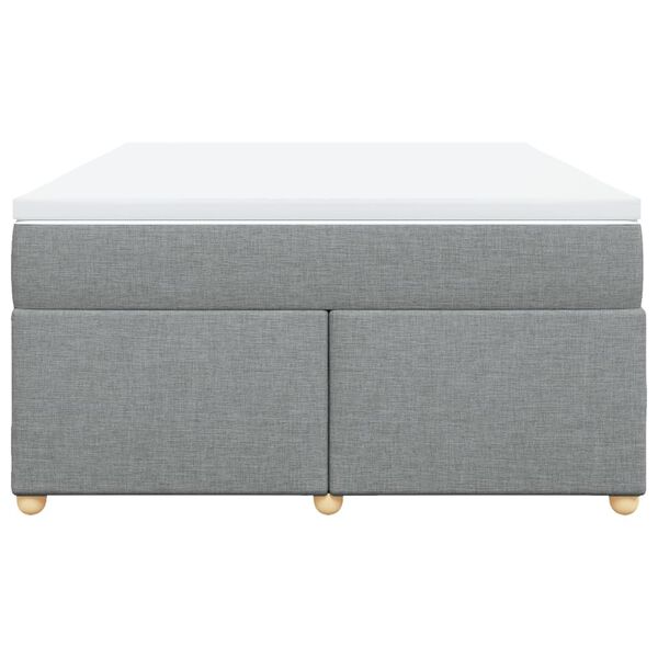 Se afișează imaginea 4 din 12