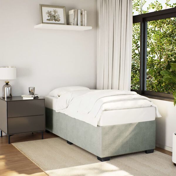 Se afișează imaginea 2 din 9