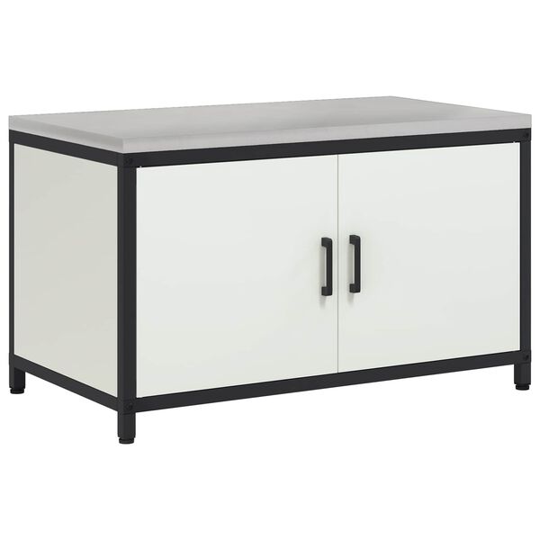 Se afișează imaginea 1 din 17