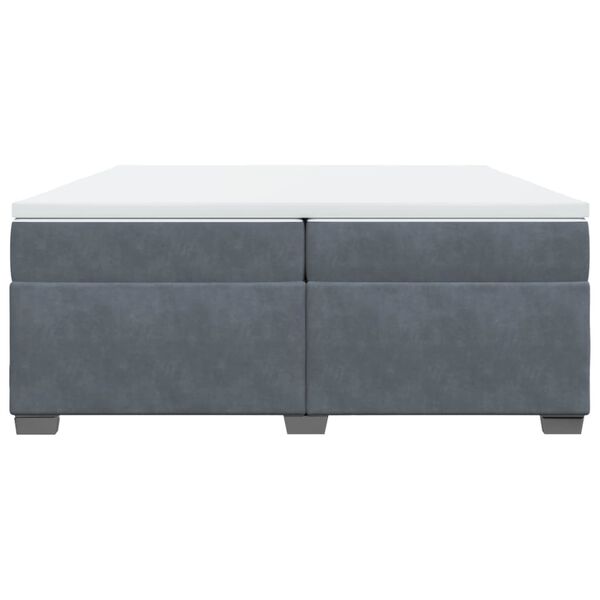 Se afișează imaginea 4 din 12