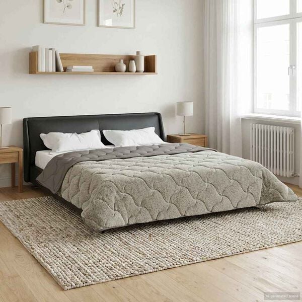 Se afișează imaginea 4 din 10