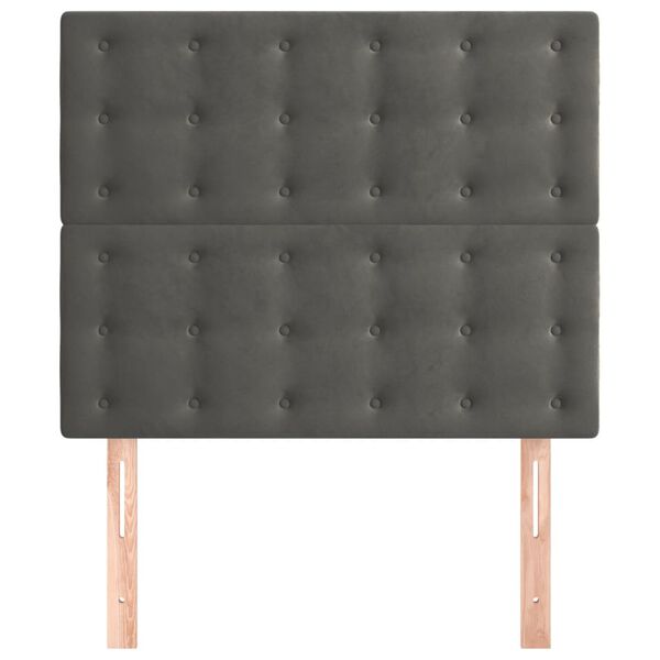 Se afișează imaginea 3 din 8