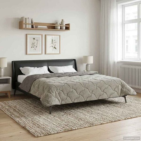 Se afișează imaginea 4 din 10