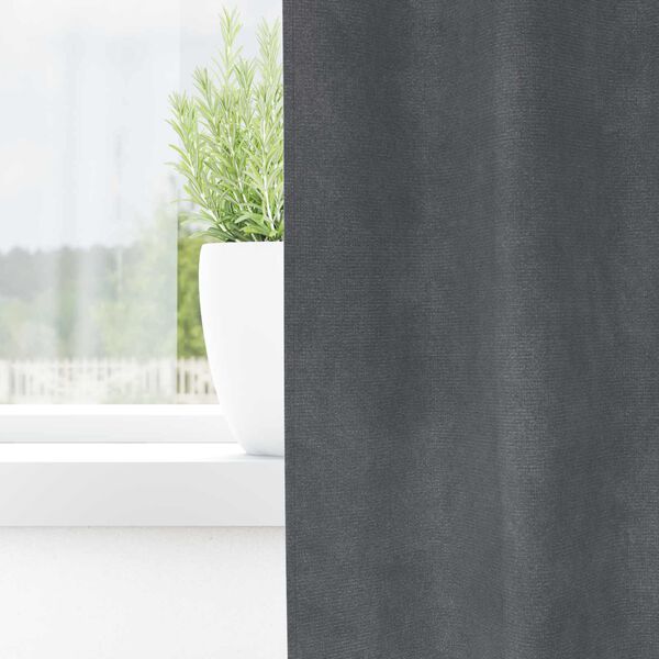 Se afișează imaginea 3 din 9