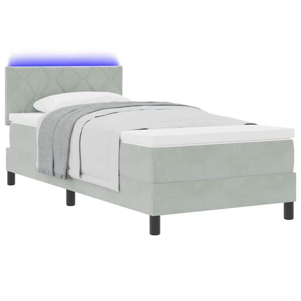 Se afișează imaginea 3 din 14