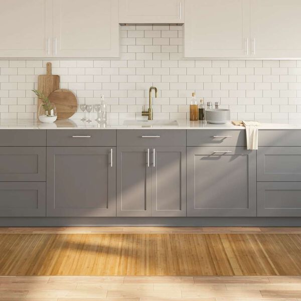 Se afișează imaginea 2 din 8