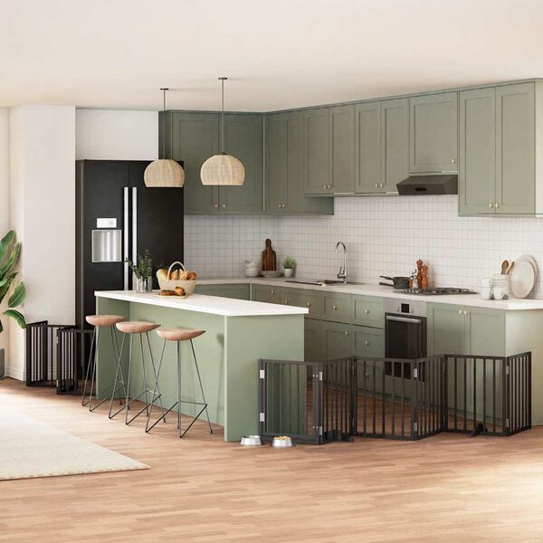 Se afișează imaginea 2 din 12