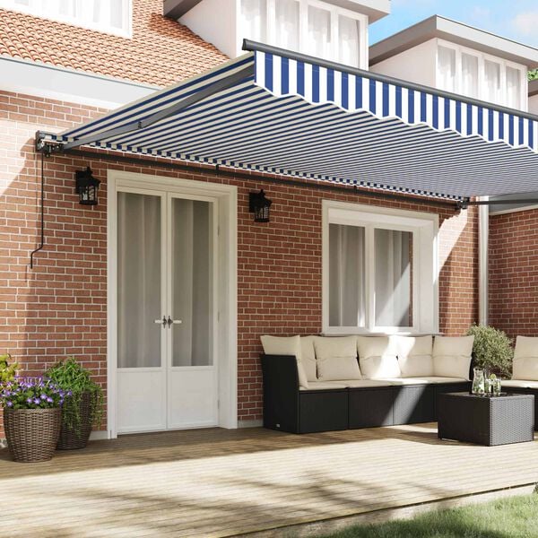 Se afișează imaginea 3 din 12