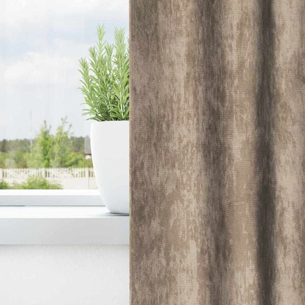 Se afișează imaginea 3 din 9