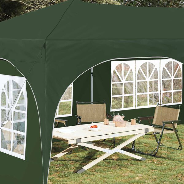 Se afișează imaginea 3 din 18