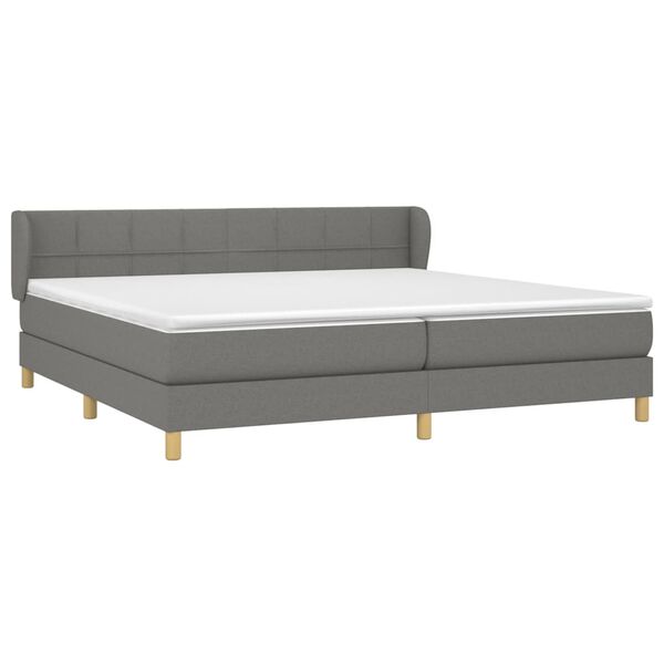 Se afișează imaginea 3 din 12