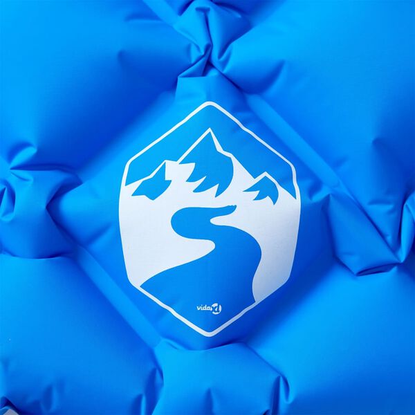 Se afișează imaginea 3 din 6