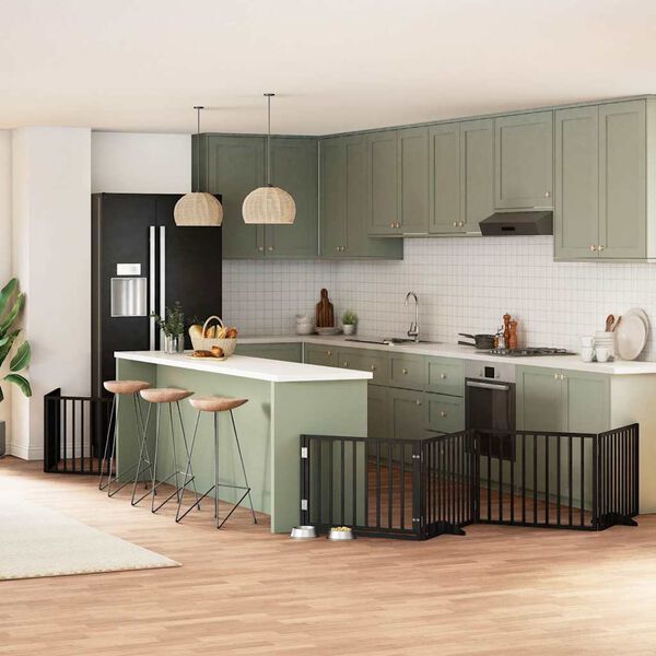 Se afișează imaginea 2 din 12