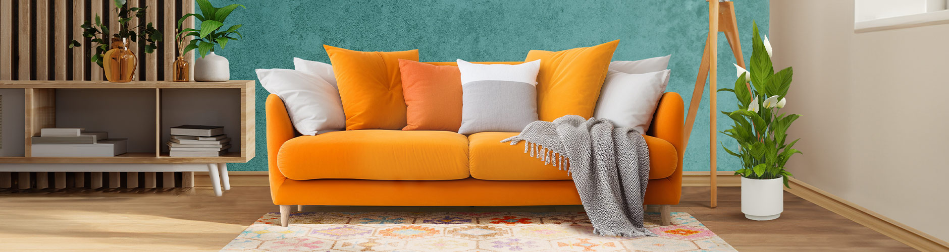 Set de canapele din ratan, format din 3 piese, cu perne și măsuță de cafea, pentru utilizare în aer liber. Faceți clic pentru a cumpăra colecția.